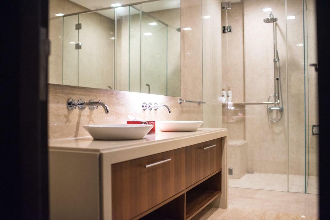 The Suites At Waterside Straits Quay By Plush Bagan Jermal Exterior photo